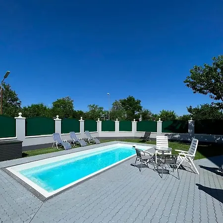 Traum Apartment Mit Pool+Balkon Vídeň Exteriér fotografie