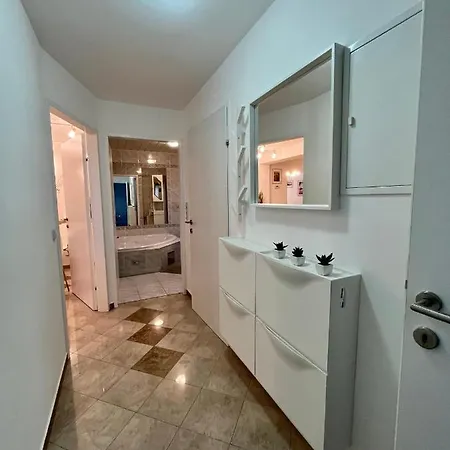 Traum Apartment Mit Pool+Balkon Vídeň Exteriér fotografie