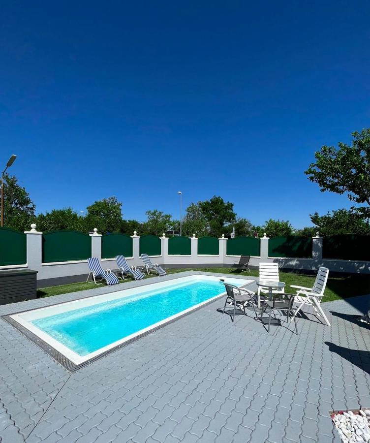 Apartmán Traum Mit Pool+balkon *