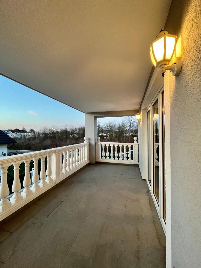 Traum Mit Pool+balkon Apartmán *